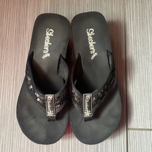 Black sequined Skechers flip flops!